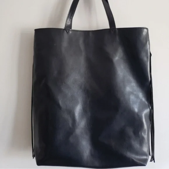 Victoria’s Secret Limited Edition Flirty Fringe Tote, EUC - Picture 3 of 7